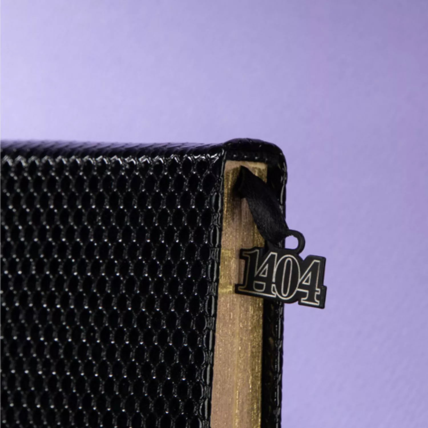 سررسید و سالنامه وزیری سال 1404 طرح لبه طلایی مدل 117006467